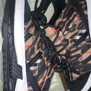 Burberry men shoes